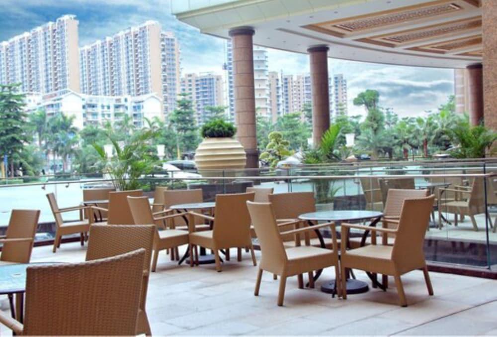 รามาดา เสินเจิ้น เปาอาน Hotel เซินเจิ้น ภายนอก รูปภาพ