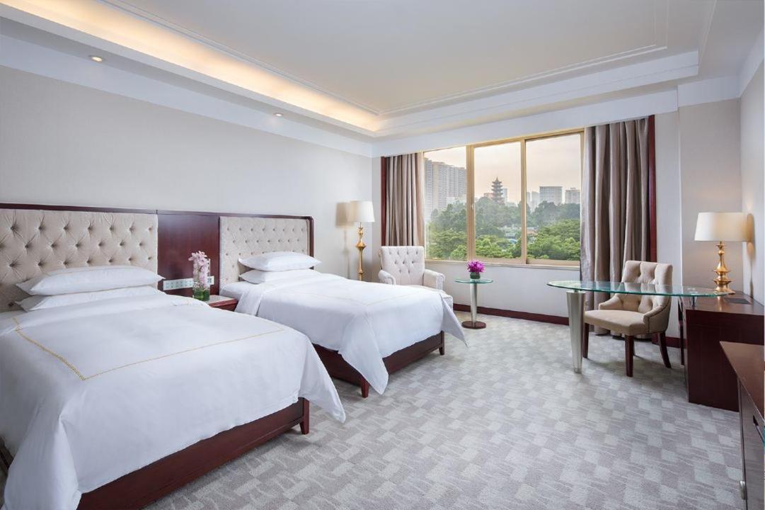 รามาดา เสินเจิ้น เปาอาน Hotel เซินเจิ้น ภายนอก รูปภาพ