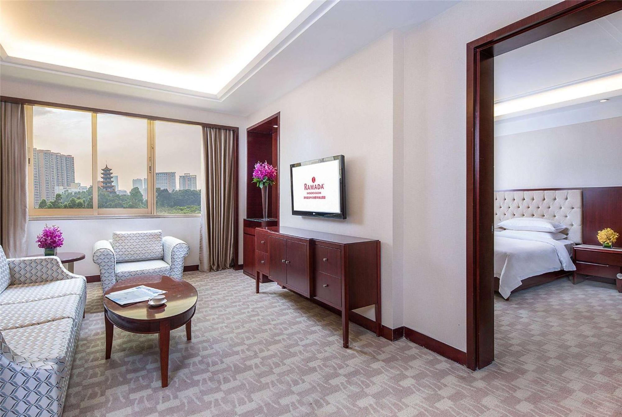 รามาดา เสินเจิ้น เปาอาน Hotel เซินเจิ้น ภายนอก รูปภาพ