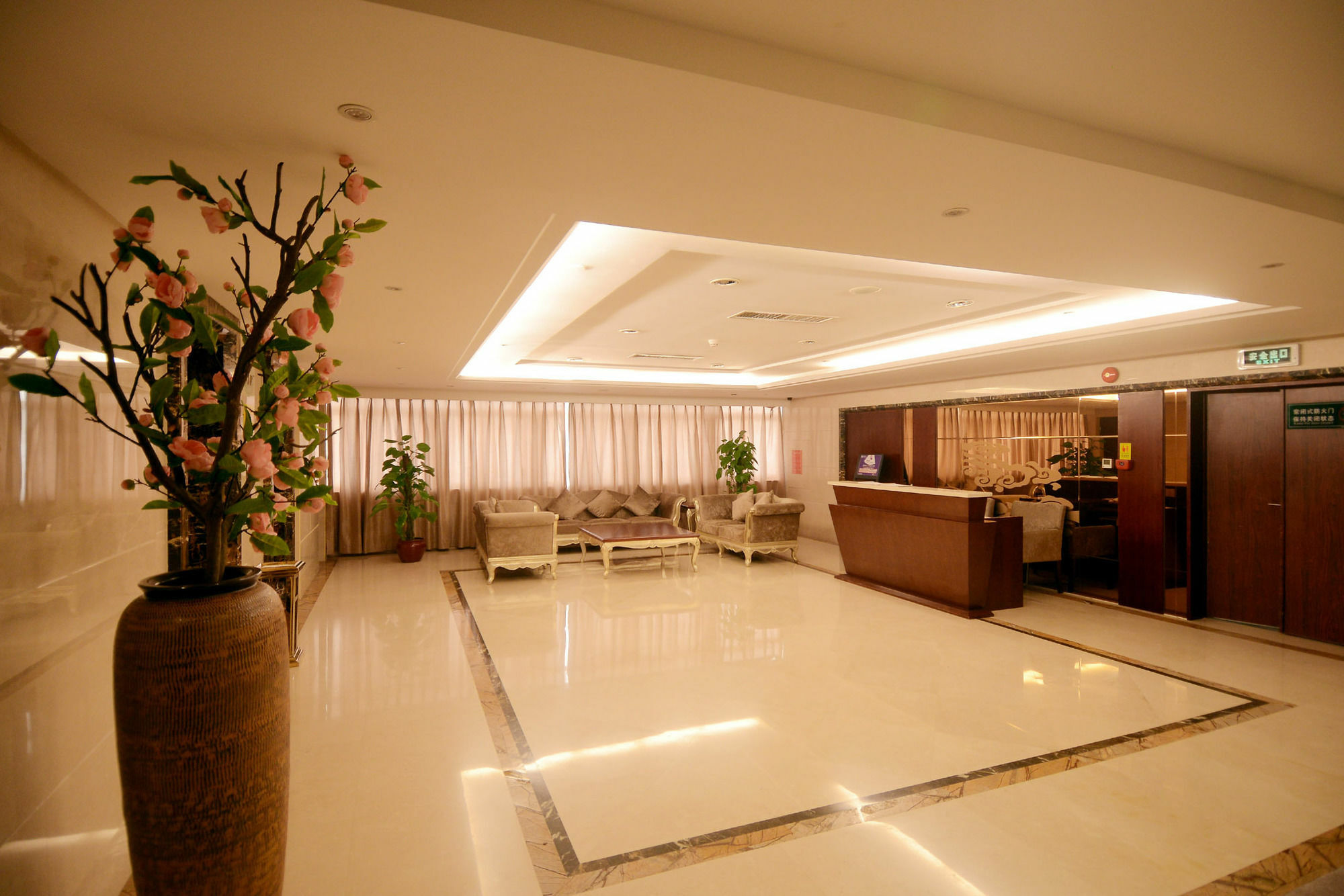 รามาดา เสินเจิ้น เปาอาน Hotel เซินเจิ้น ภายนอก รูปภาพ